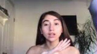 Sosyal medyanın sınırlarını zorladı! Canlı yayın sırasında yüzlerce takipçisinin gözü önünde seks oyuncağıyla mastürbasyon yaptı