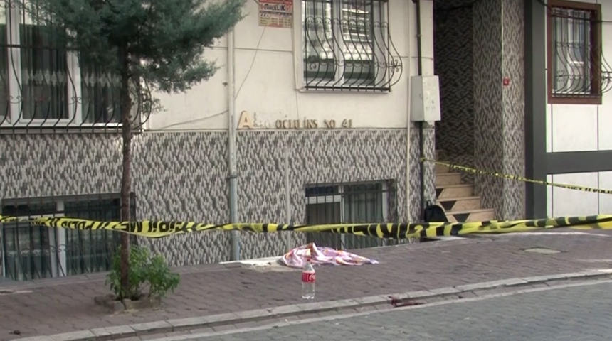 Okula gitmek için evden çıkmıştı, apartmanın çatısından düştü! 'Arada sırada nefes alıyor gibi yapıyordu'