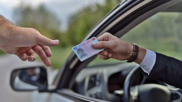 Ehliyet ve kimlik yenilemek isteyenler dikkat! Yeni ücretler açıklandı: 2 ay sonra büyük zam kapıda...