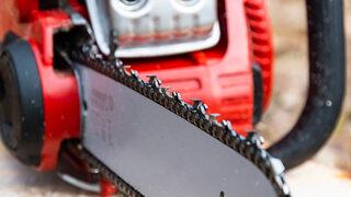 Rize'de korkunç olay! Motorlu testerenin üzerine düştü, feci şekilde can verdi