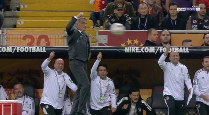 Son dakika: Galatasaray - Beşiktaş derbisinde ilginç an! Sergio Oliveira'nın vuruşu Şenol Güneş'in yüzüne çarptı... G1