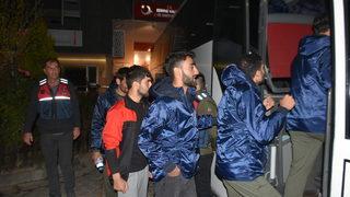 Edirne'de yakalanan 413 kaçak göçmen ülkelerine gönderildi