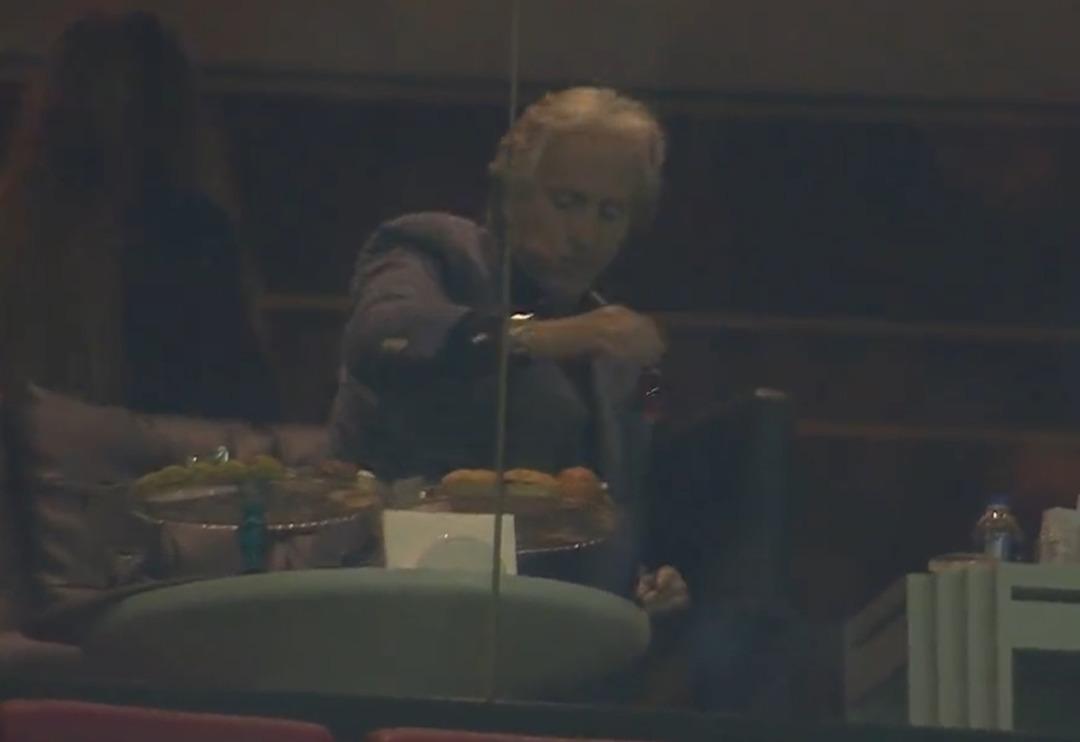 Galatasaray-Beşiktaş ma&ccedil;ında Jorge Jesus detayı! &Ccedil;ay i&ccedil;ip...