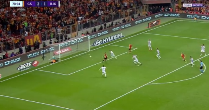 Mauro Icardi'nin şutu sosyal medyada gündem oldu! ''Atmak mı zor, kaçırmak mı?'' G5