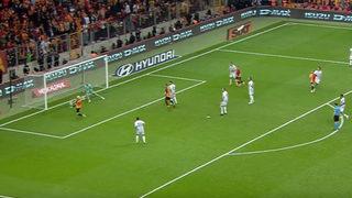 Mauro Icardi'nin şutu sosyal medyada gündem oldu! ''Atmak mı zor, kaçırmak mı?''