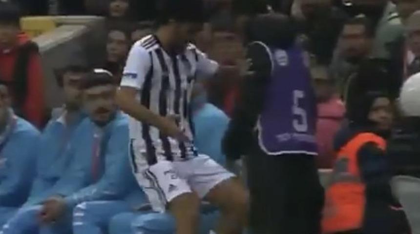 Top toplayıcı ile tartışan Tayfur Bingöl'den maç sonunda zehir zemberek açıklama! ''Eğitim verilmeli''
