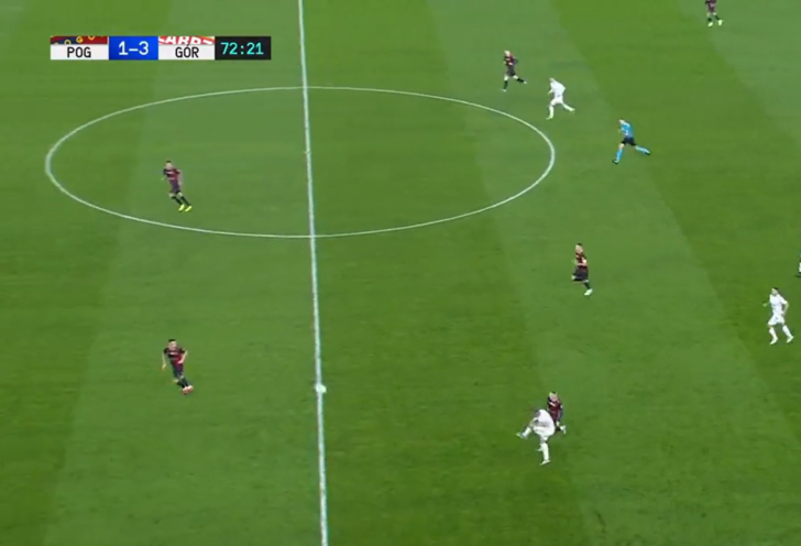 Taksi 70 lira yazar! Ne yaptın Lukas Podolski! Kendi yarı sahasından gol attı... G3