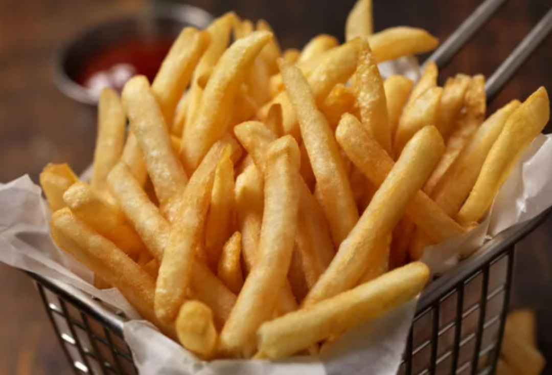 Dışarıdan alınanları kıskandırır! Evde &ccedil;ıtır &ccedil;ıtır patates kızartması yapmanın p&uuml;f noktası