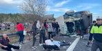 Feci kaza: Yolcu otobüsü devrildi! 3 ölü, 32 yaralı