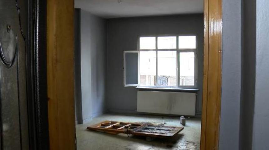 Ev sahibi tahliye kağıdı imzalattı, kiracı evi yaktı! 
