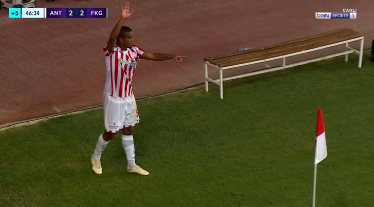 Antalyaspor-Fatih Karagümrük maçında tarihi geri dönüş! 45 dakikada 5 gol çıktı... G2