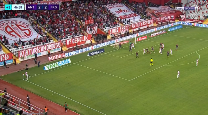 Antalyaspor-Fatih Karagümrük maçında tarihi geri dönüş! 45 dakikada 5 gol çıktı... G4