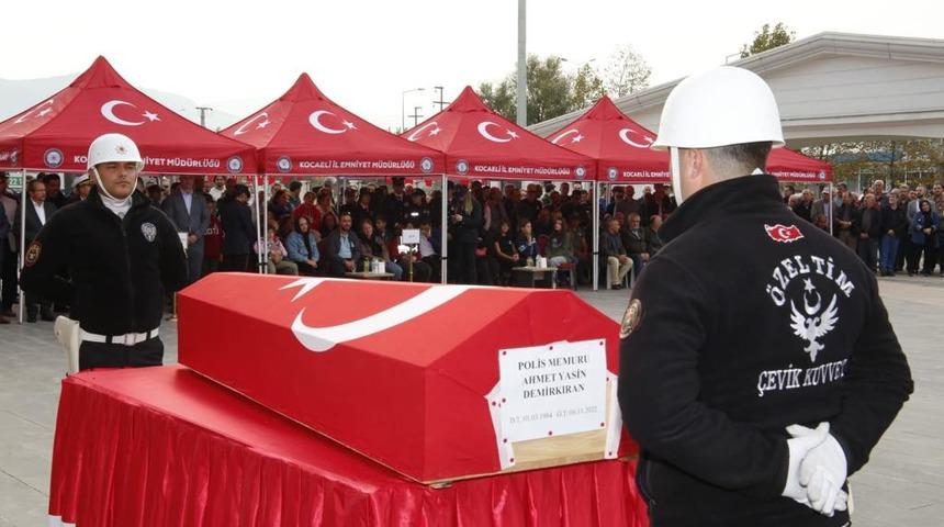 Kalp krizi sonucu vefat eden polisin cenazesi, memleketi Gümüşhane'de defnedildi
