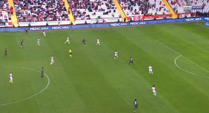 Eski Galatasaraylılar iş başında! Luyindama'nın hatası sonrası Diagne'den müthiş gol! Takımı çalıma dizdi G1