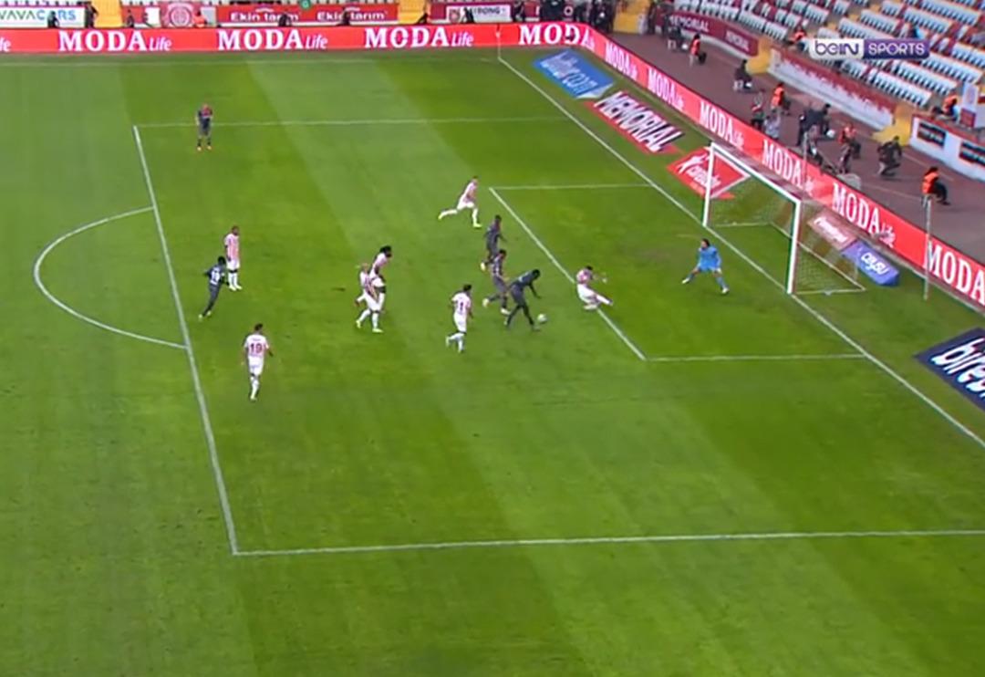 Eski Galatasaraylılar iş başında! Luyindama'nın hatası sonrası Diagne'den m&uuml;thiş gol! Takımı &ccedil;alıma dizdi