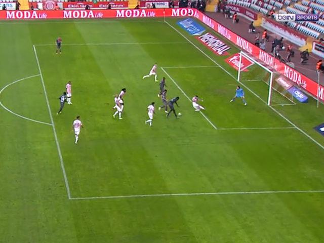 Eski Galatasaraylılar iş başında! Luyindama'nın hatası sonrası Diagne'den müthiş gol! Takımı çalıma dizdi