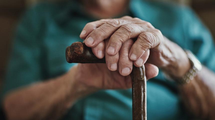 Biri 90, diğeri 77 yaşındaydı! Huzurevinde korkunç ölüm: Elindeki bastonu alıp...