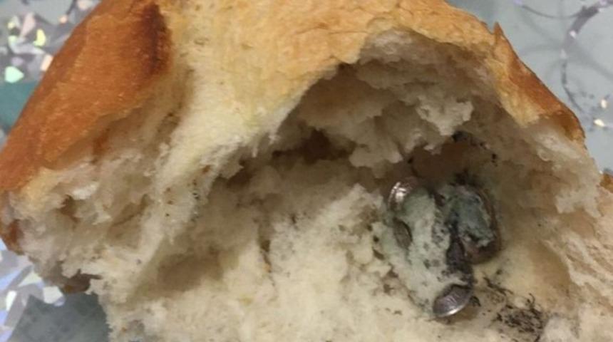 Ekmeğin i&ccedil;inden &ccedil;ıkan şoke etti!
