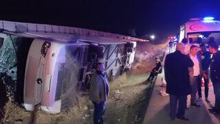 SON DAKİKA | Nevşehir'de feci kaza: Partilileri taşıyan otobüs şarampole devrildi! Çok sayıda yaralı var... Genel Başkan'dan açıklama