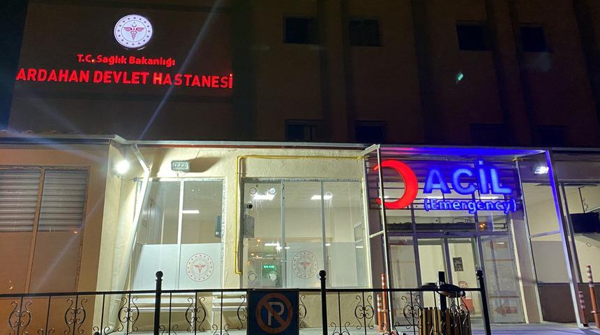 Ardahan'da 8 üniversite öğrencisi mide bulantısı ve kusma şikayetiyle hastaneye başvurdu