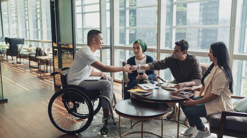 Engelli hakları nelerdir, hangi yardımlardan faydalanırlar? Engellilere sağlanan muafiyetler ve indirimler hangileri? 