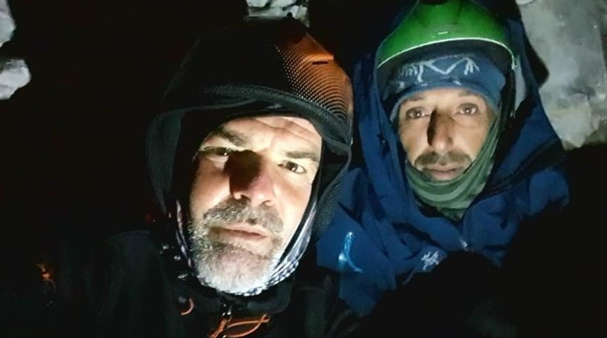 Uludağ'ın eteklerinde mahsur kaldılar! 2 paraşütçü 5 saat sonra kurtarıldı