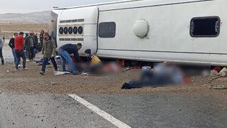 Sivas'ta göçmenleri taşıyan otobüs kaza yaptı! Ölü ve yaralılar var