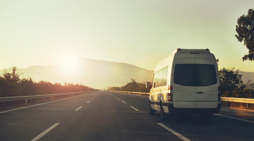 D1E sınıfı ehliyet hangi araçları kullanır, kapsamı nedir? D1E sınıfı ehliyet nedir, şartları nelerdir ve nasıl alınır?