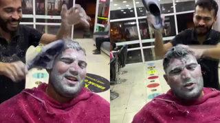 Müşterinin isteği berberi şaşkına çevirdi! Beni döver misiniz