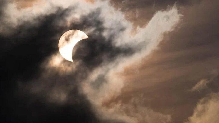 Kanlı ay tutulması hangi burçları etkileyecek? O burçtakiler dikkat: Finansal konularda kaos! Etkisi 2 yıl sürecek G3