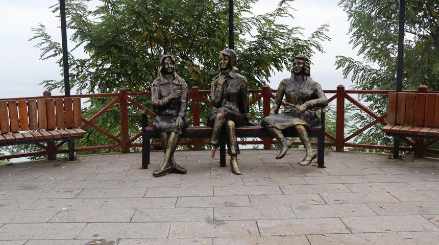 Ordu'da "üç kız heykeli" yine tahrip edildi