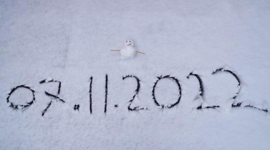 İç Anadolu'ya kış erken geldi! Erciyes'te kar kalınlığı 15 santimetreyi buldu