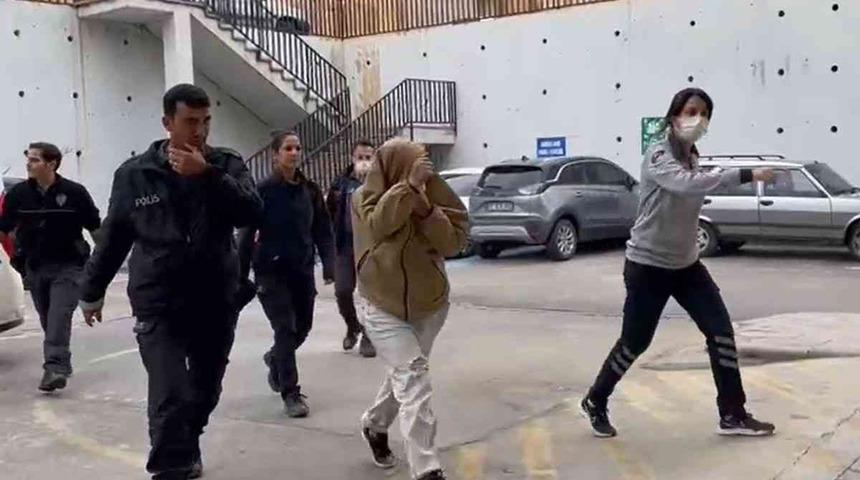 Gelin-kaynananın akılalmaz kavgası! Birbirlerini bıçakladıladır... Gelin ardından kaçtı