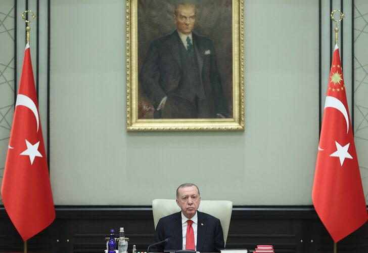 Son dakika: Türkiye'nin gözü Kabine toplantısında! Cumhurbaşkanı Erdoğan yeni kararları duyuruyor... İşte masadaki başlıklar