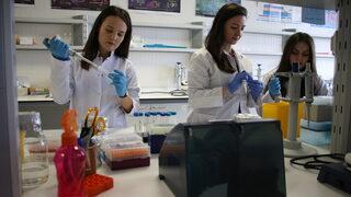 Tekirdağ'da bilim insanları kanserle mücadelede tedavi yöntemleri üzerinde çalışıyor