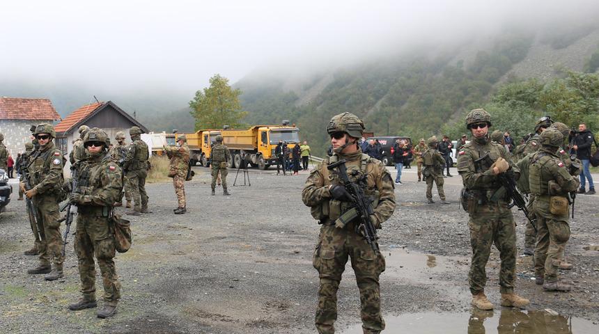 Orduya 'hazır ol' emri vermişlerdi! NATO iki ülkeye çağrı yaptı
