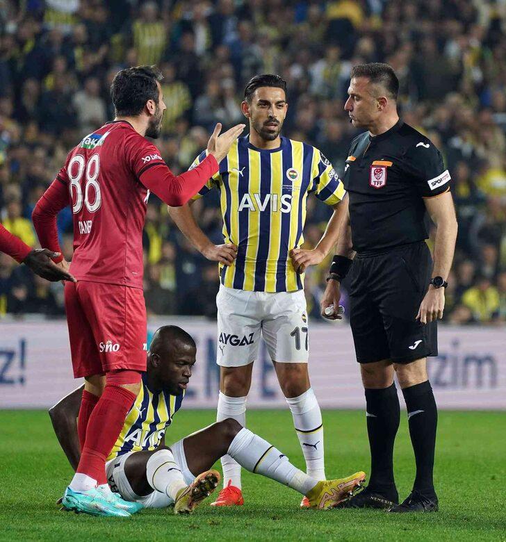 Kadıköy'de neler oldu neler! 7 dakikada 1 kırmızı kart, 1 penaltı 1 gol G1