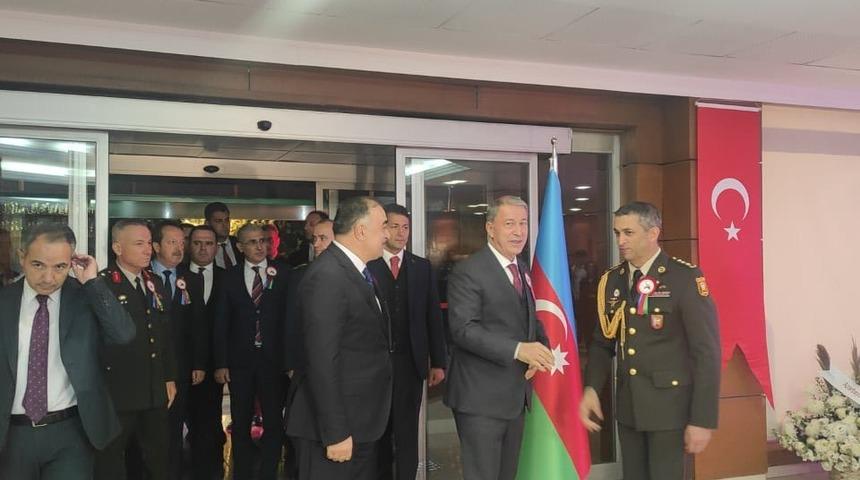 Bakan Akar dikkat çeken açıklamalar! "Azerbaycan ve Ermenistan arasındaki ilişkilerin normalleşmesi için her türlü çabayı destekliyoruz"