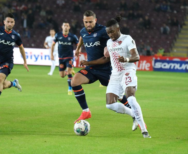 Emre Belözoğlu basın toplantısında çılgına döndü! Gazeteciye öyle bir tepki gösterdi ki... Herkes dondu kaldı G4