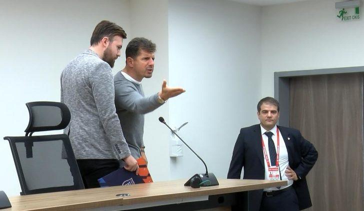 Emre Belözoğlu basın toplantısında çılgına döndü! Gazeteciye öyle bir tepki gösterdi ki... Herkes dondu kaldı G5