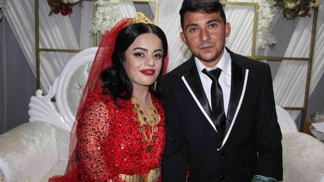 Boyları küçük aşkları büyük çifte görkemli düğün