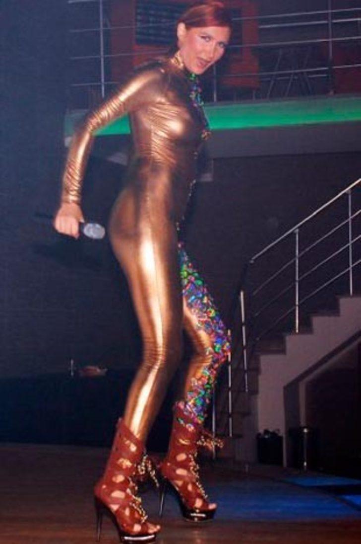 Nilay Dorsa'dan seksi şov G1