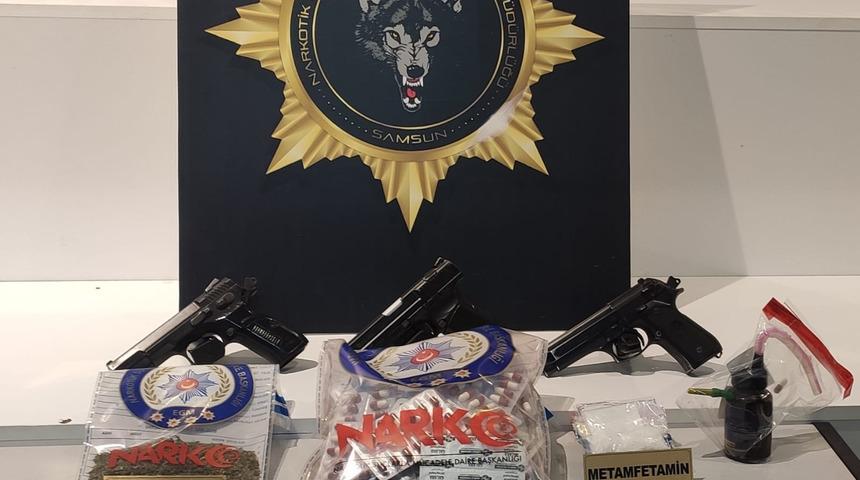 Samsun'da uyuşturucu operasyonunda 25 zanlı yakalandı