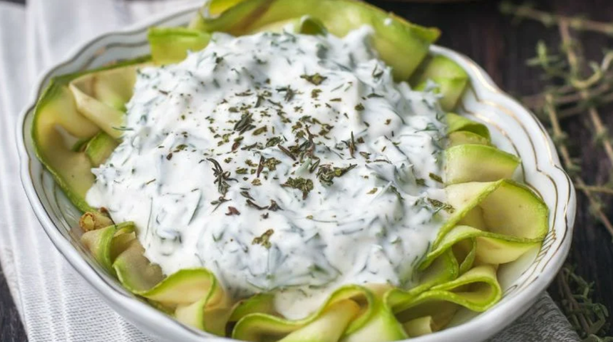 Daha hafif bir lezzet yok: Kabak salatası tarifi! Kabak salatası nasıl yapılır?