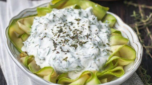 Daha hafif bir lezzet yok: Kabak salatası tarifi! Kabak salatası nasıl yapılır?