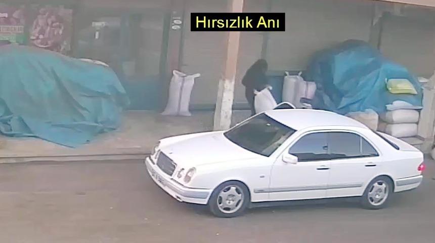 Lüks araçla gelip 1 çuval Antep fıstığı çaldılar