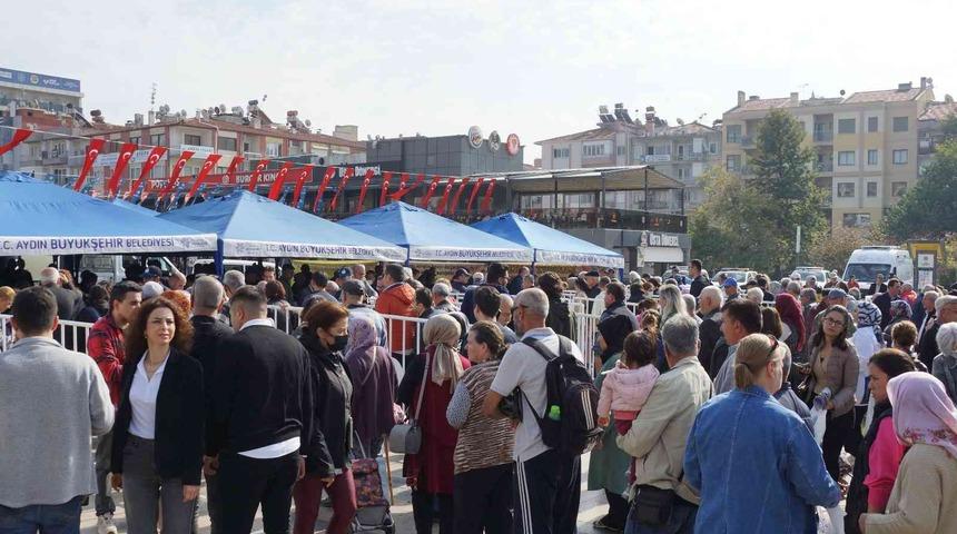 Aydın Büyükşehir Belediyesi, 100 bin sebze fidesi dağıttı
