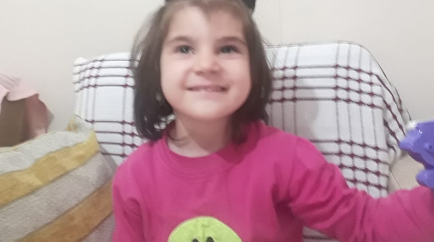 Rize'de 6 yaşındaki kızını camdan atan cani anneye m&uuml;ebbet!