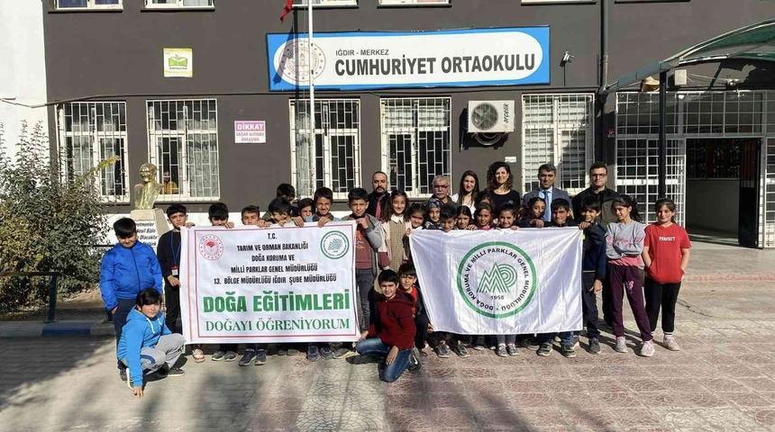 Iğdır’da öğrencilere biyoçeşitlilik, biyokaçakçılık eğitimi verildi