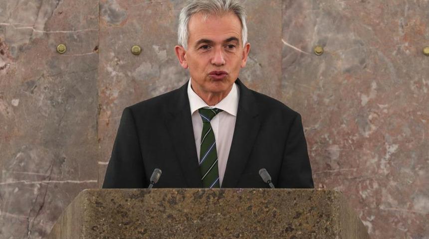 Türk eşine torpil yapmış! Frankfurt Belediye Başkanı referandumla görevden alındı